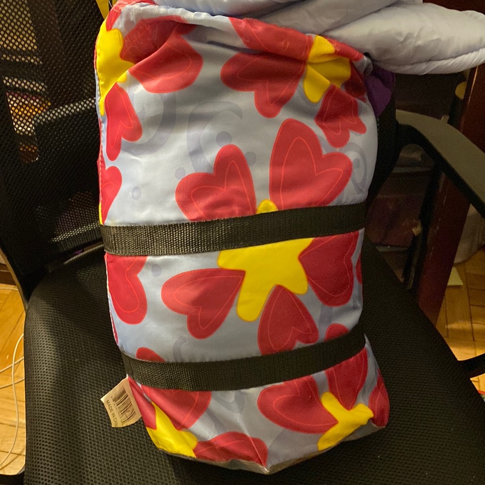 Girls “Sleepod” junior size sleeping bag with carrying “ barrel bag”